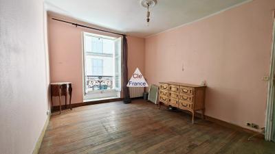 Paris Apartment For Sale in 18th Arrondissement