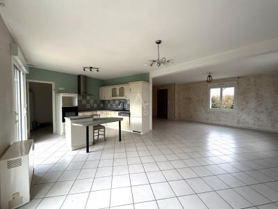 Contemporary Detached House with Landscaped Garden