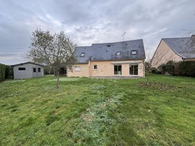 Contemporary Detached House with Landscaped Garden