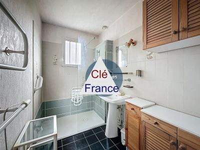 Lovely Detached House with Garden