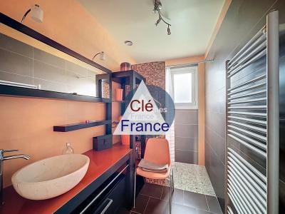 Detached Country House with Outbuilding