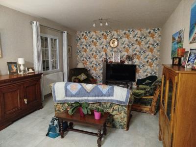 Detached Country House with Landscaped Garden