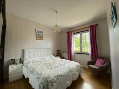 Detached Country House with Landscaped Garden