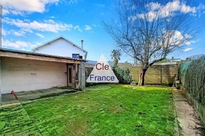 Town House with Garden in Lourdes