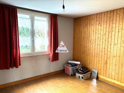 Traditional House with Garden