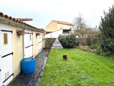Traditional House with Garden