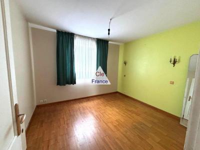 Traditional House with Garden