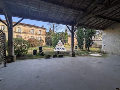 Manor House Style Property with Garden