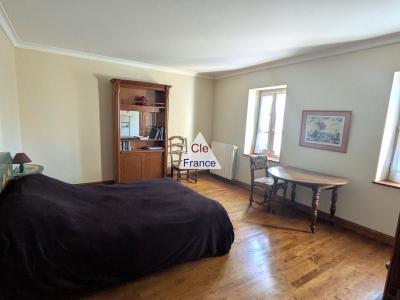 Manor House Style Property with Garden