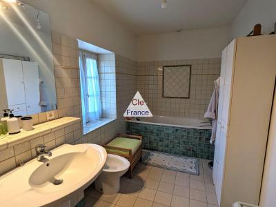 Manor House Style Property with Garden