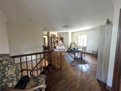 Manor House Style Property with Garden