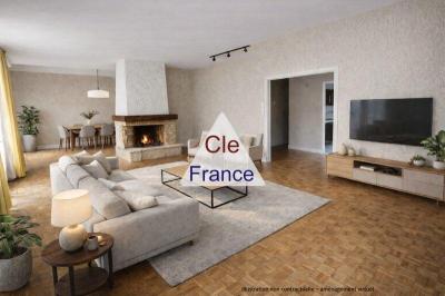 Comfortable Detached House with Garden