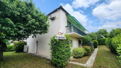 Comfortable Detached House with Garden