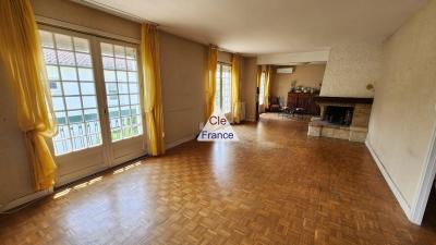 Comfortable Detached House with Garden