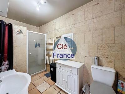 Contemporary Detached House with Landscaped Garden