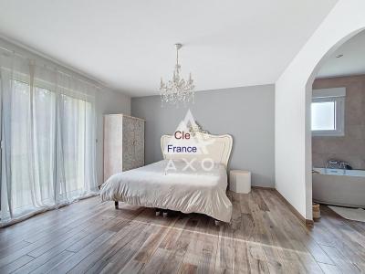 Recently Built Detached House with Garden