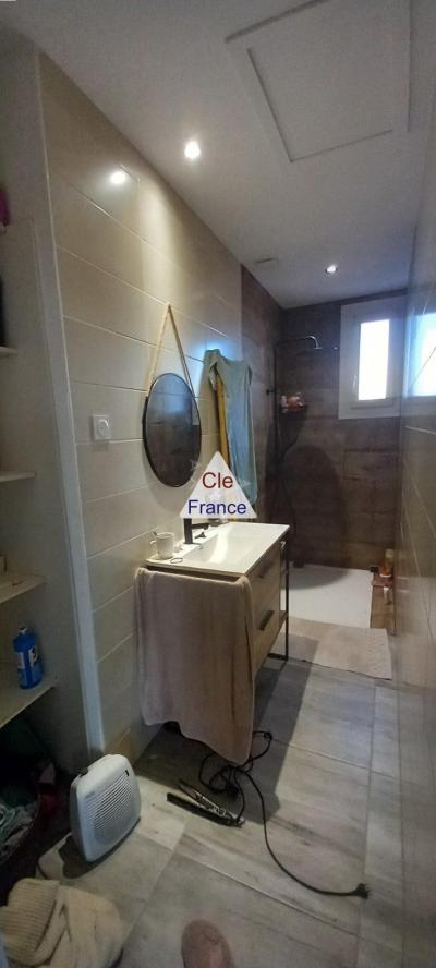 Detached House with Garden