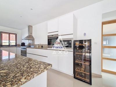 Detached House with Landscaped Garden