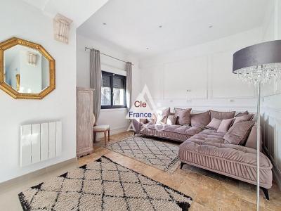 Detached House with Landscaped Garden