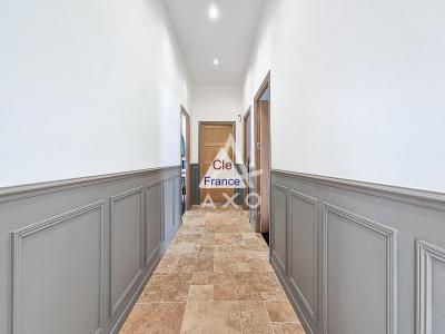 Detached House with Landscaped Garden