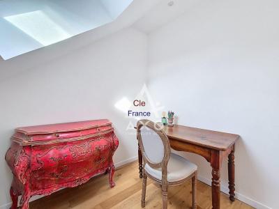 Detached House with Landscaped Garden