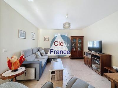 Detached House with Garden in Nice Location
