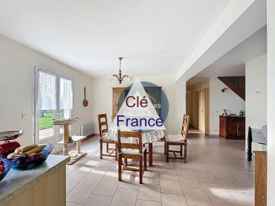 Detached House with Garden in Nice Location