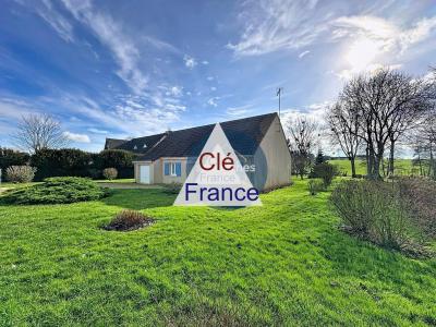 Detached House with Garden in Nice Location