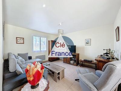 Detached House with Garden in Nice Location