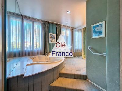 Beautiful House with Character and Garden