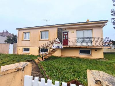 Detached House with Landscaped Garden