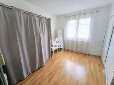 Detached House with Landscaped Garden