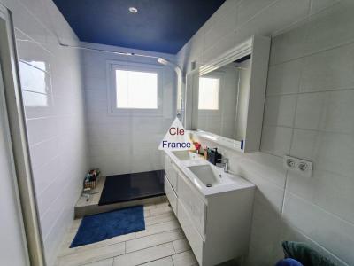 Detached House with Landscaped Garden