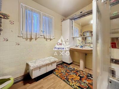 Detached House with Indoor Swimming Pool