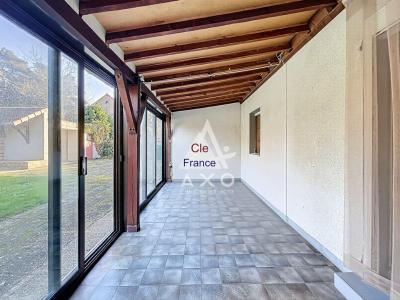 Detached House with Indoor Swimming Pool