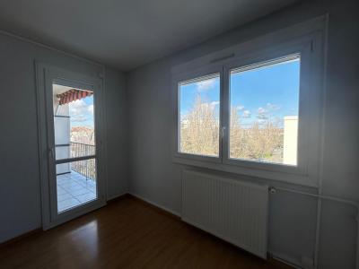 Toulouse Apartment on Top Floor Affording you a View