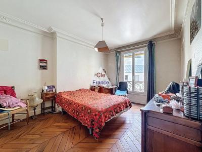 Paris Apartment For Sale in 18th Arrondissement