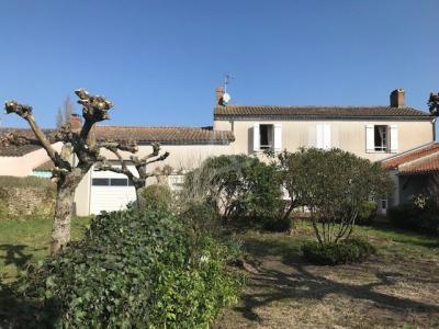 Family Home with Nice Garden Near the Coast