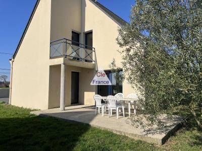 Contemporary Detached House with Garden