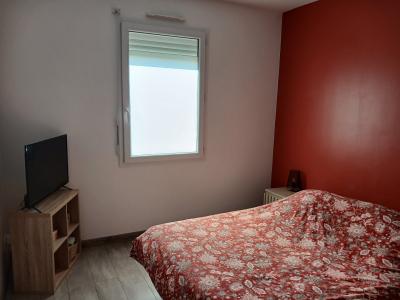 Modern Detached House with Garden