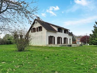 Detached House with Landscaped Garden