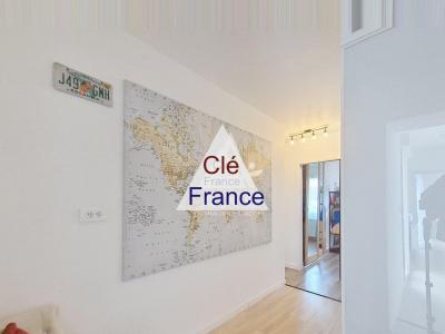 Detached House with Landscaped Garden