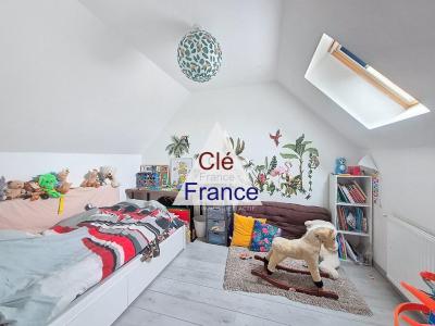 Detached House with Landscaped Garden