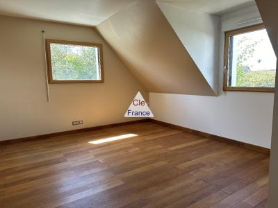 Beautiful Detached House with Landscaped Garden