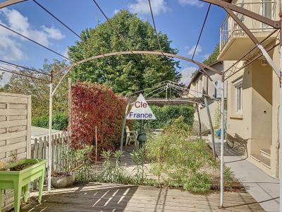 Detached House with Swimming Pool in Garden