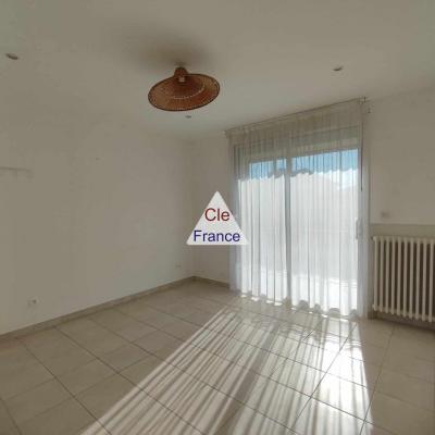 Town House with Neat Garden