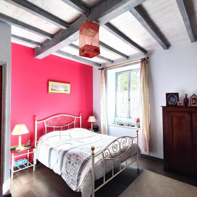 Farmhouse With Pool, Guest Apartments, 1.2 Hectares