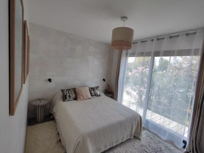 Beautiful Detached House With Pool And Garden