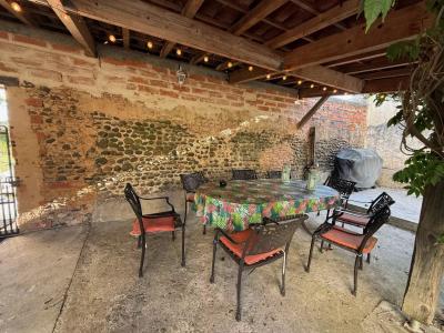 Renovated Farmhouse With Swimming Pool and Land