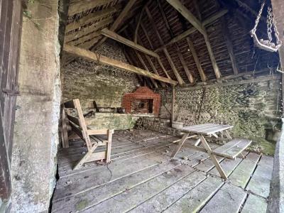 Manor House With Outbuildings with Private Access To The River
